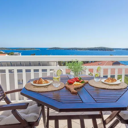 Tia Hvar View Apartment