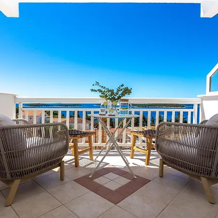 Apartment Tia Hvar View